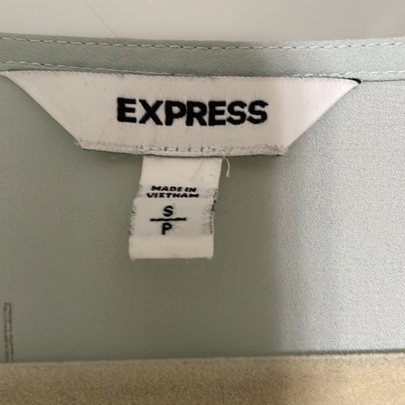 Express mint flowy crop top - Picture 2 of 4